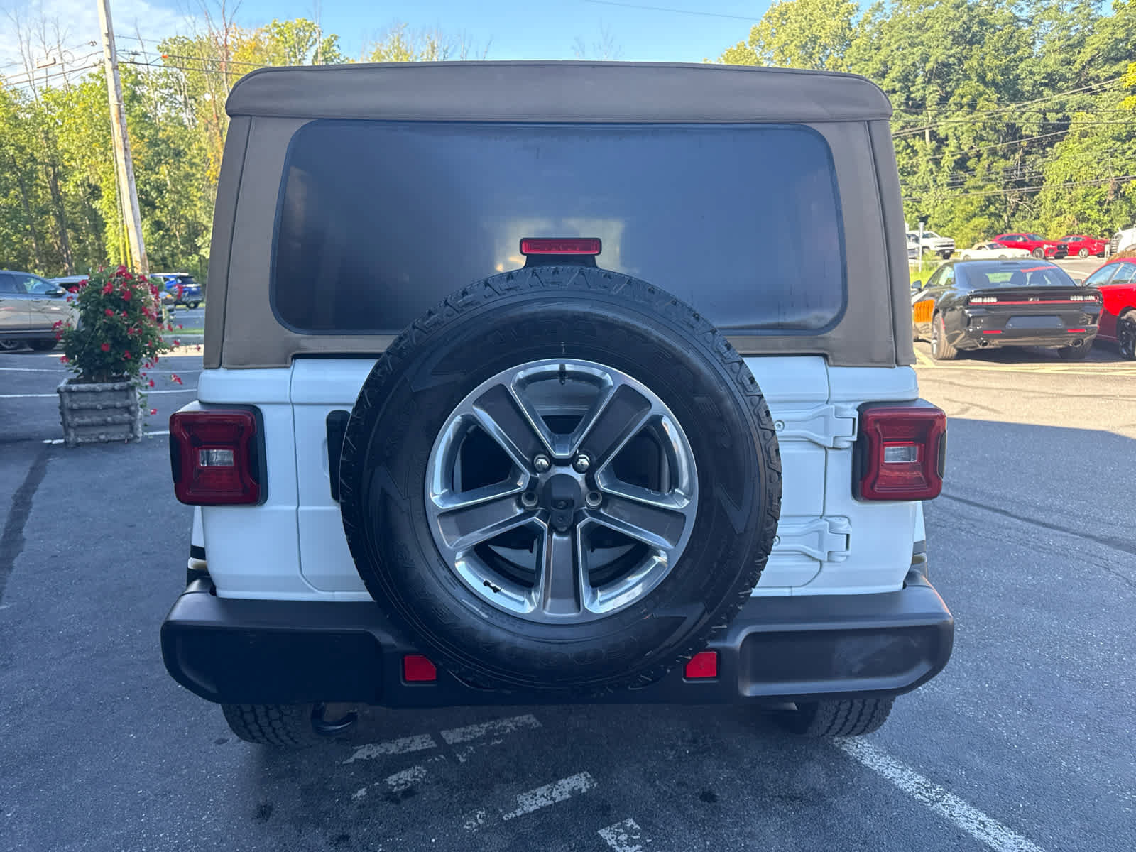 Certified 2021 Jeep Wrangler Unlimited Sahara AWD/4WD image 4
