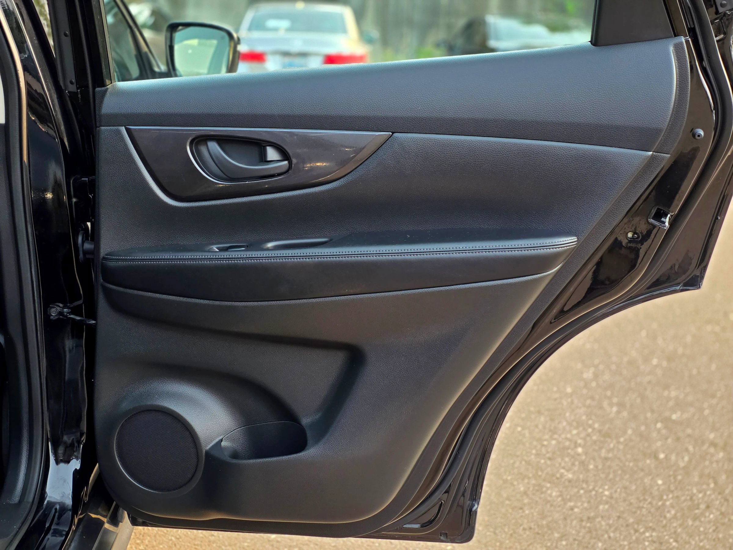 Used 2020 Nissan Rogue SV FWD image 42