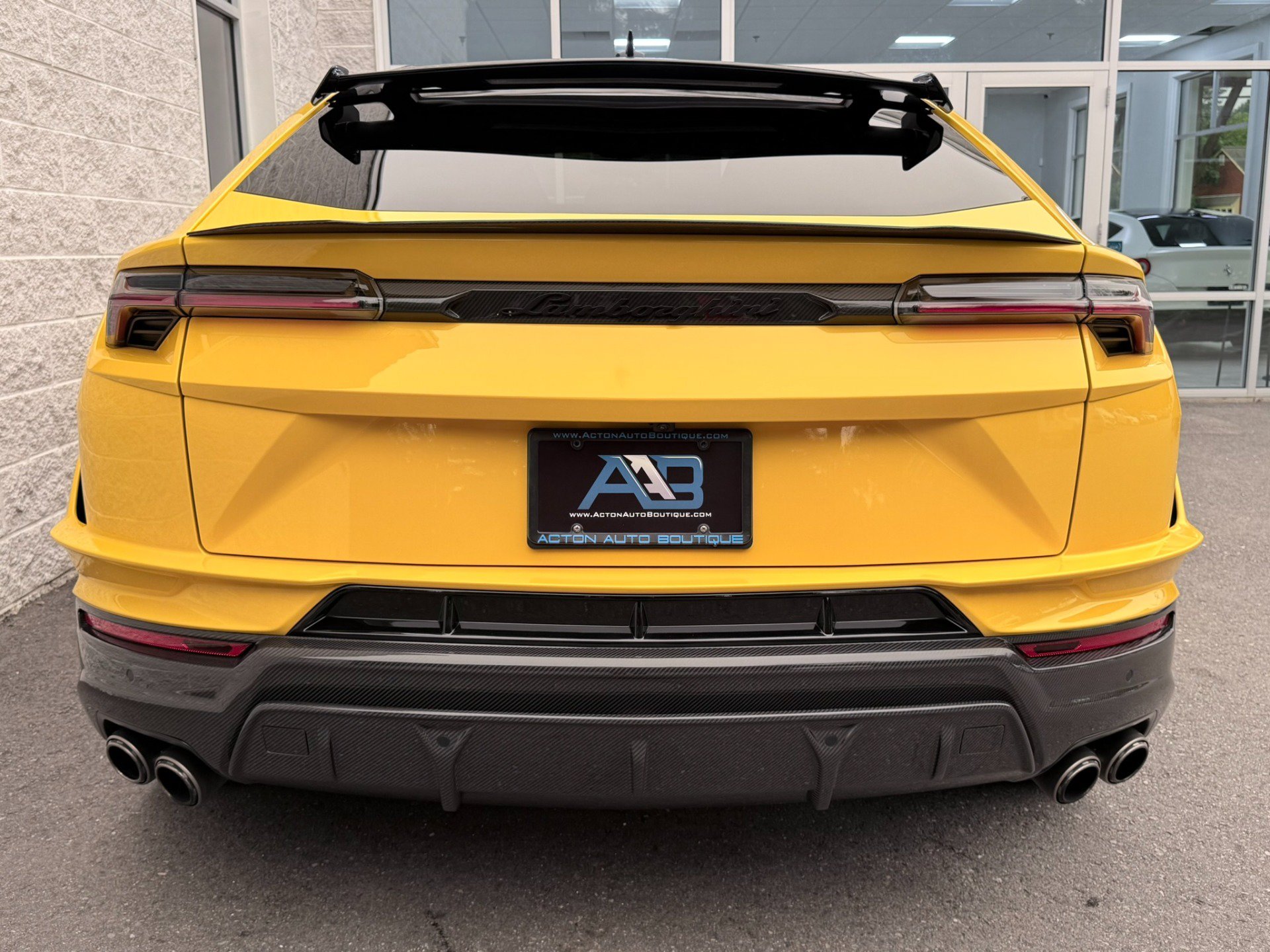 Used 2023 Lamborghini Urus Performante AWD/4WD image 37