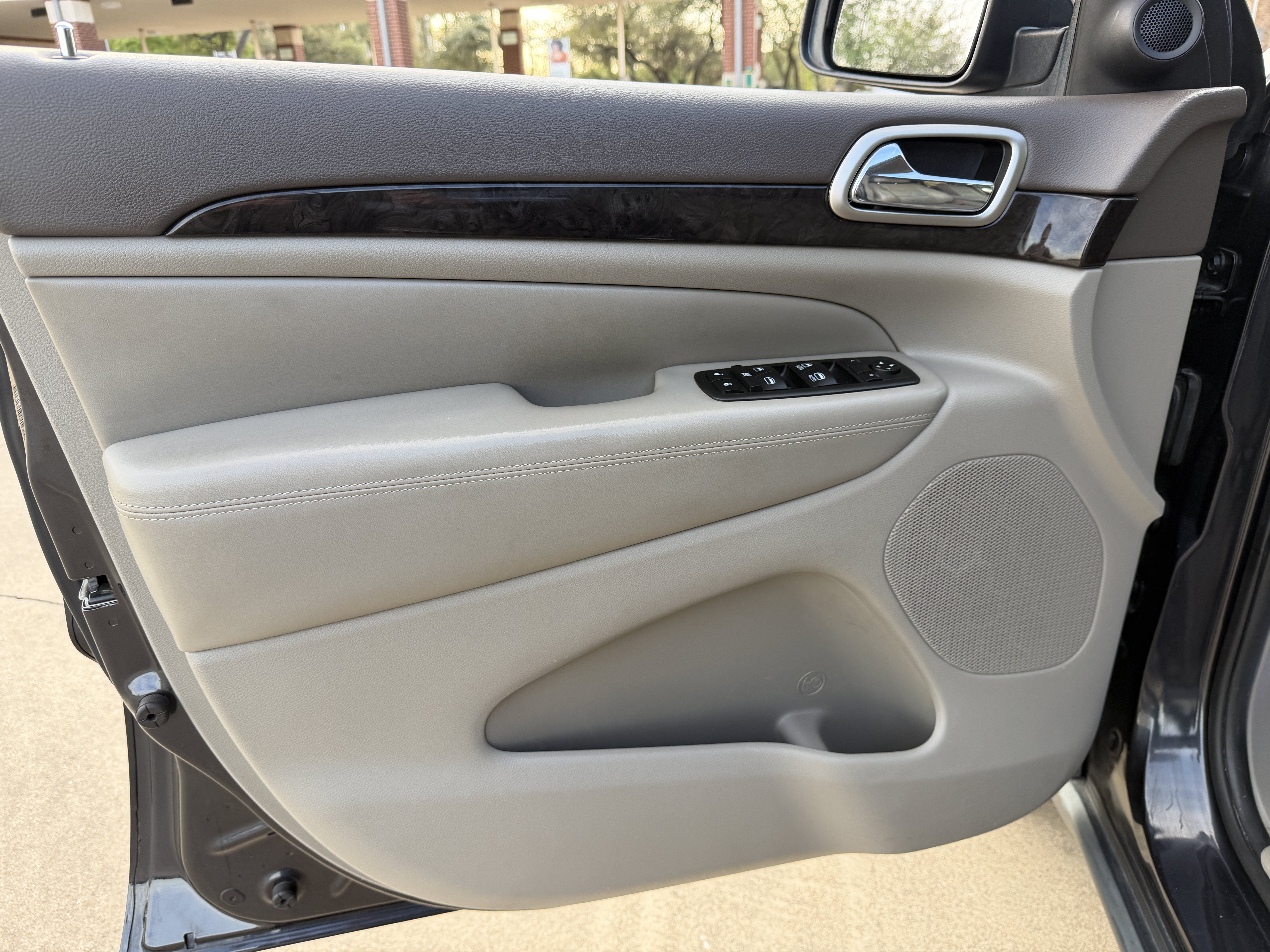 Used 2012 Jeep Grand Cherokee Laredo RWD image 20
