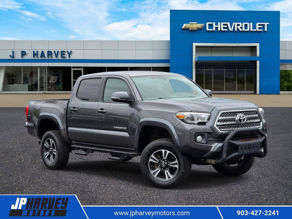Used 2017 Toyota Tacoma TRD Sport w/ Tow Package (A/T)