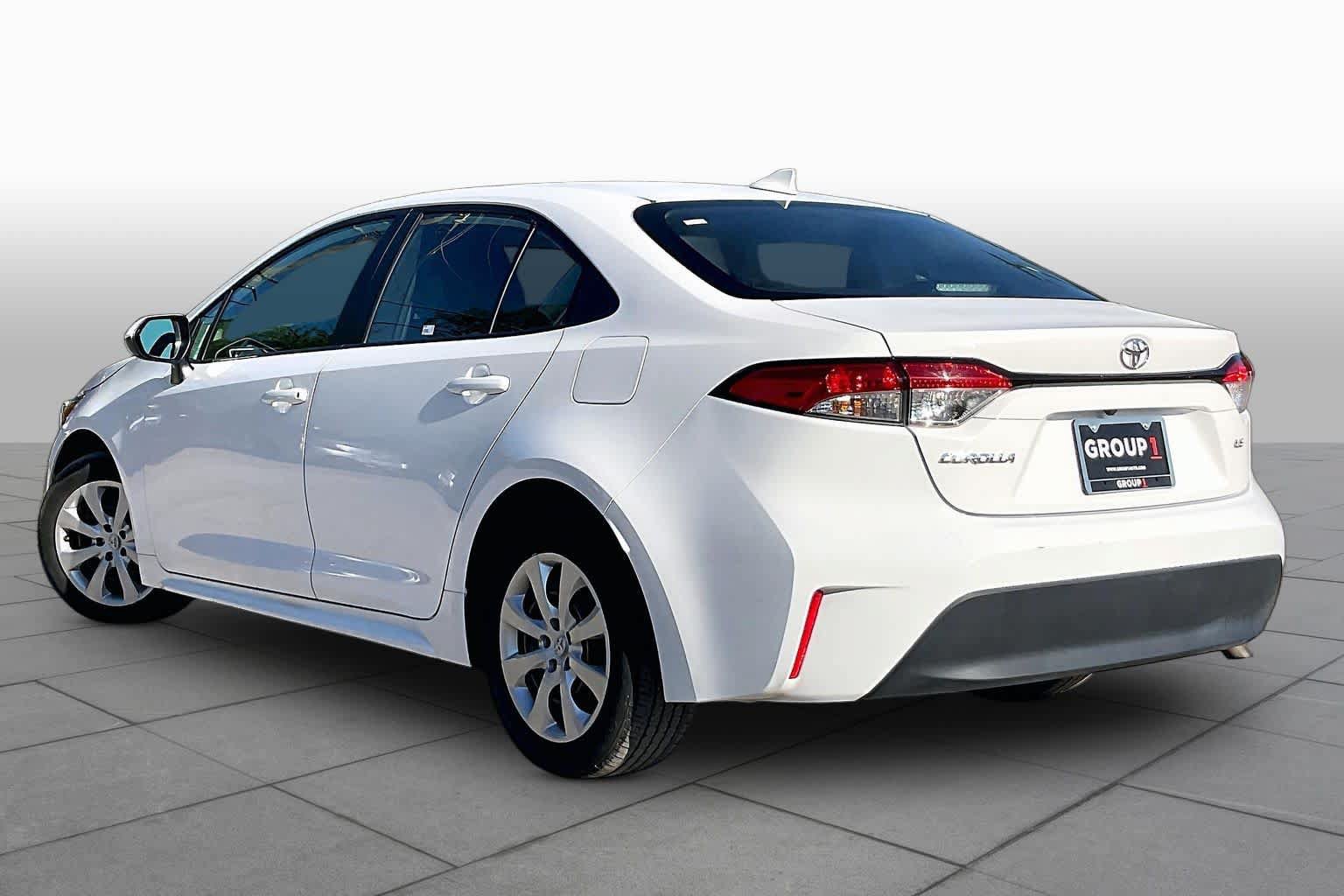 Used 2025 Toyota Corolla LE FWD image 12