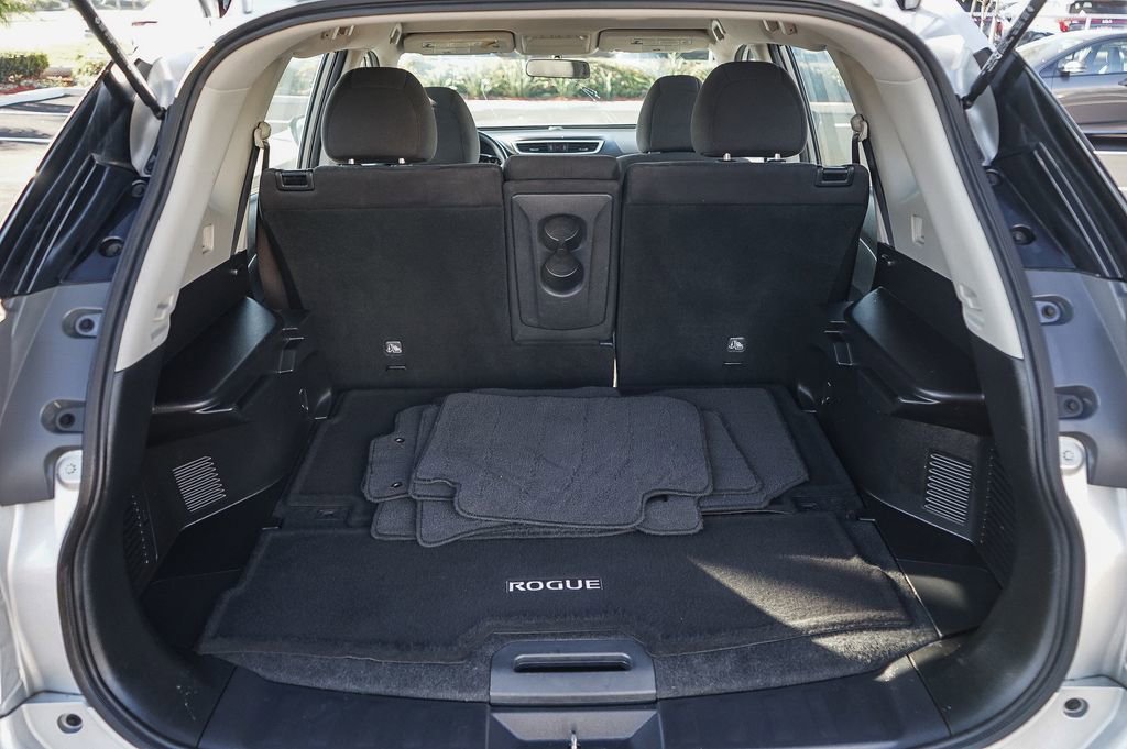 Used 2015 Nissan Rogue S image 28