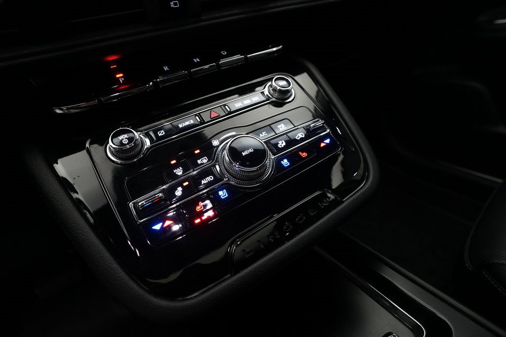 Used 2022 Lincoln Corsair AWD w/ Premium Package image 21