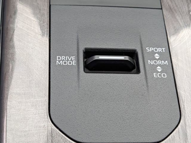 Used 2023 Toyota Highlander Limited image 16