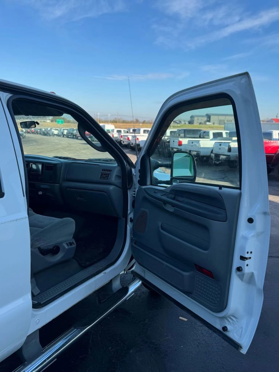 Used 2003 Ford F350 XLT image 22