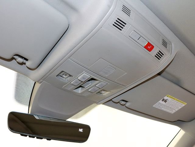 Used 2024 Volkswagen Tiguan SE image 21