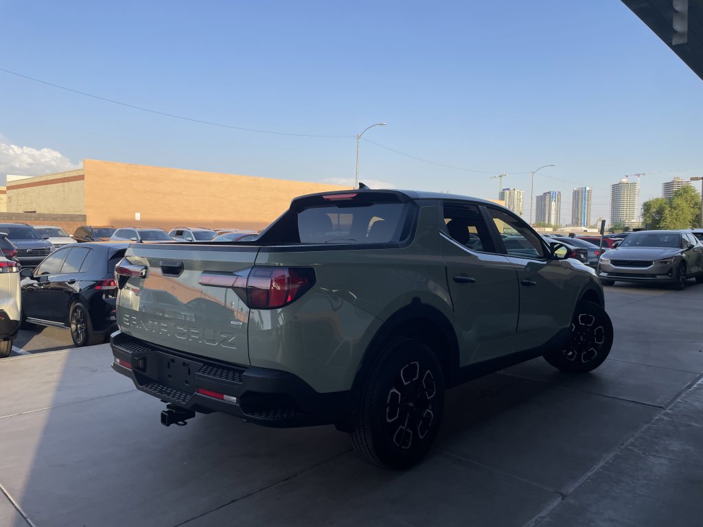 Used 2023 Hyundai Santa Cruz SEL image 3