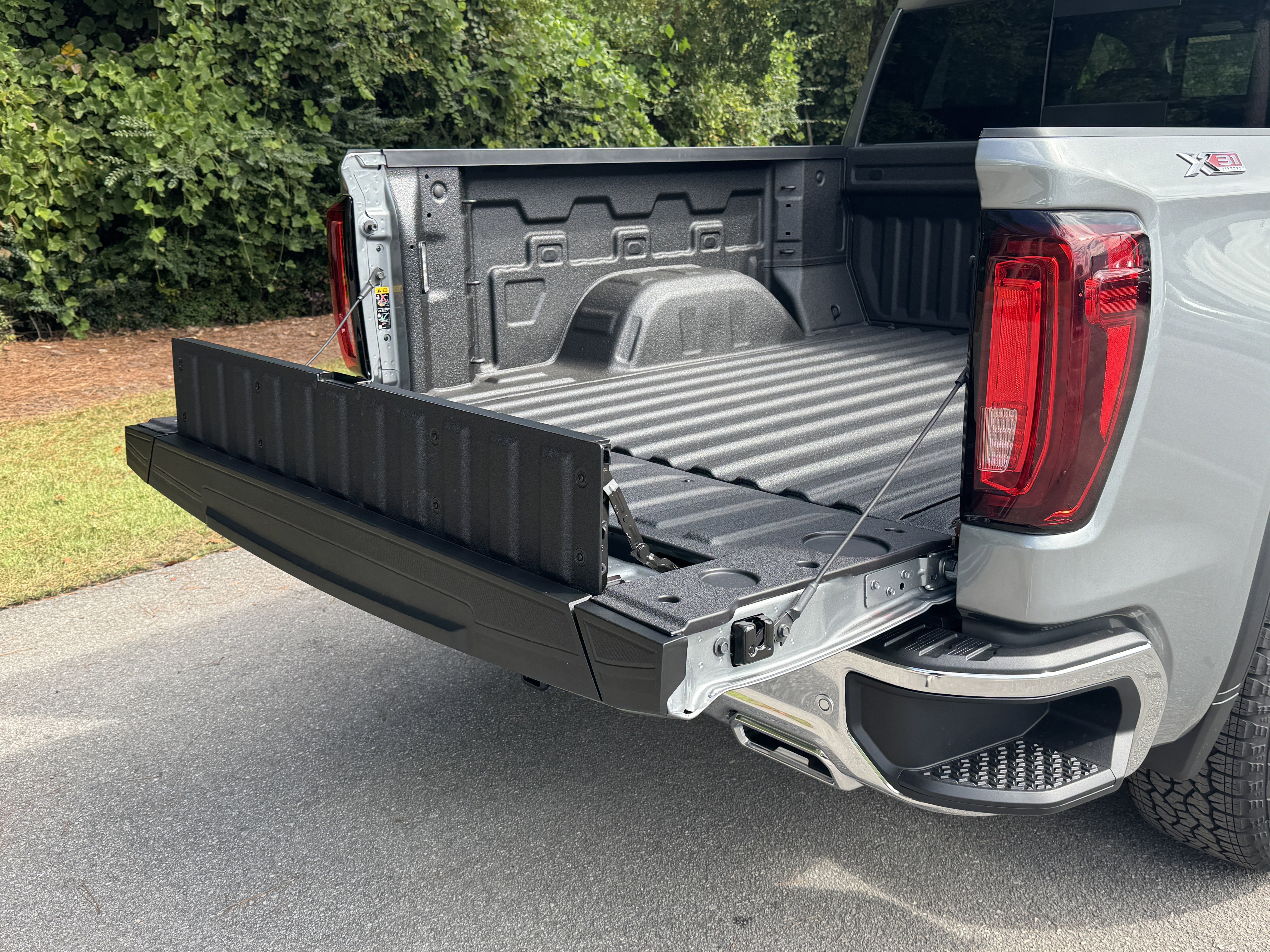 New 2026 GMC Sierra 1500 SLT w/ SLT Premium Plus Package image 8