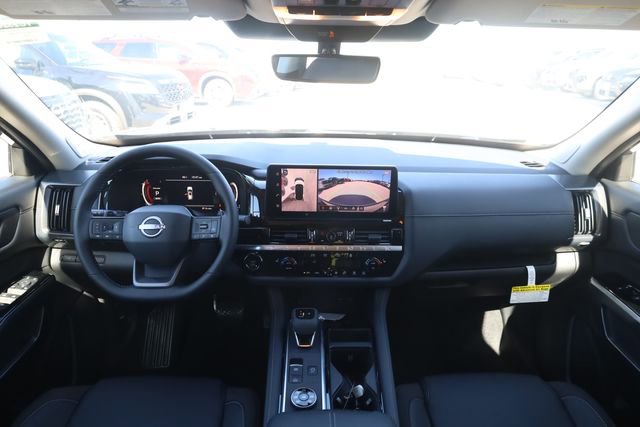 New 2026 Nissan Pathfinder SL w/ SL Premium Package AWD/4WD image 11