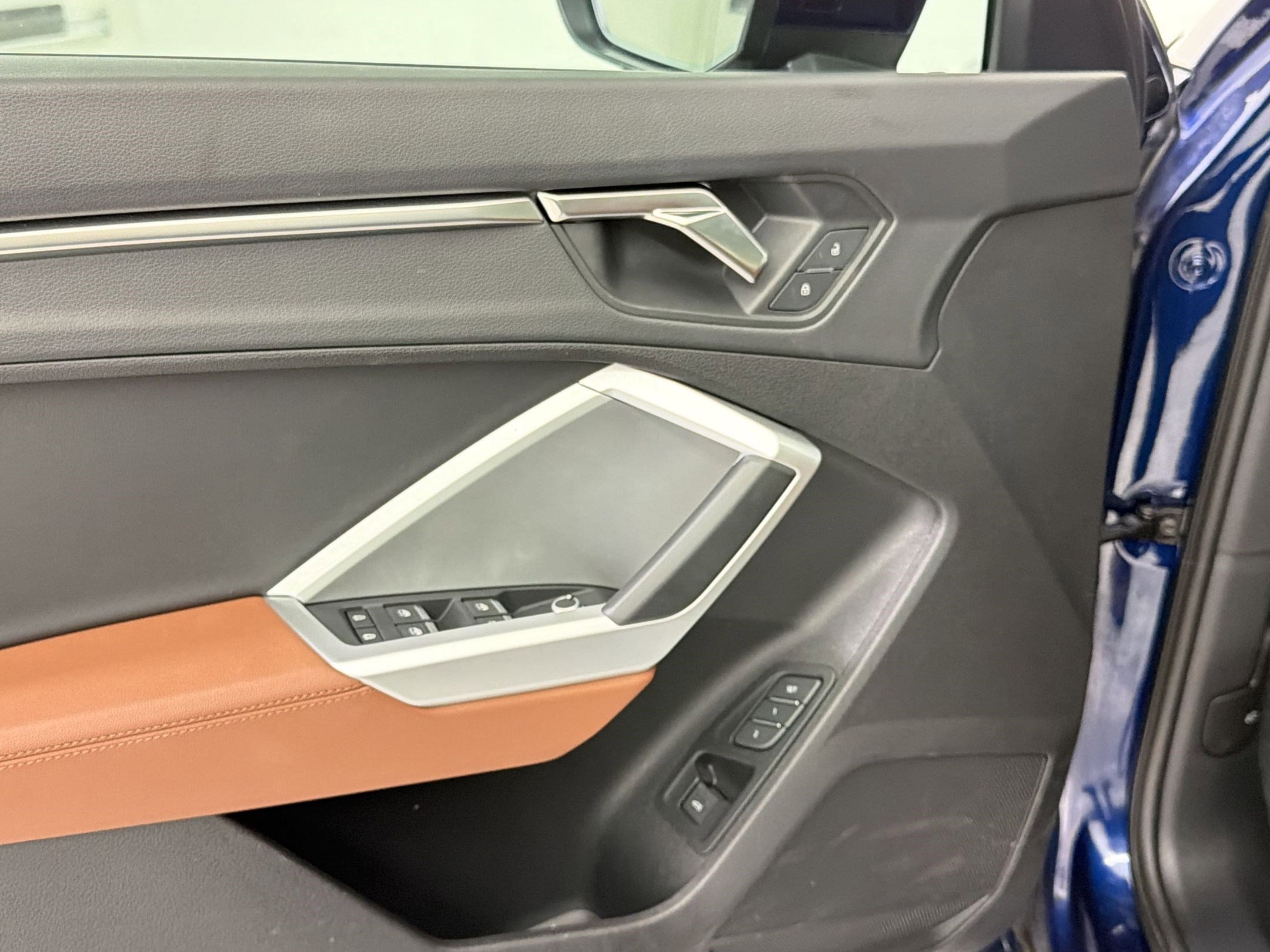 Certified 2025 Audi Q3 2.0T Premium w/ Convenience Package AWD/4WD image 13