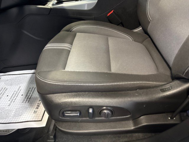 Used 2025 Chevrolet Blazer LT w/ Convenience Package FWD image 16