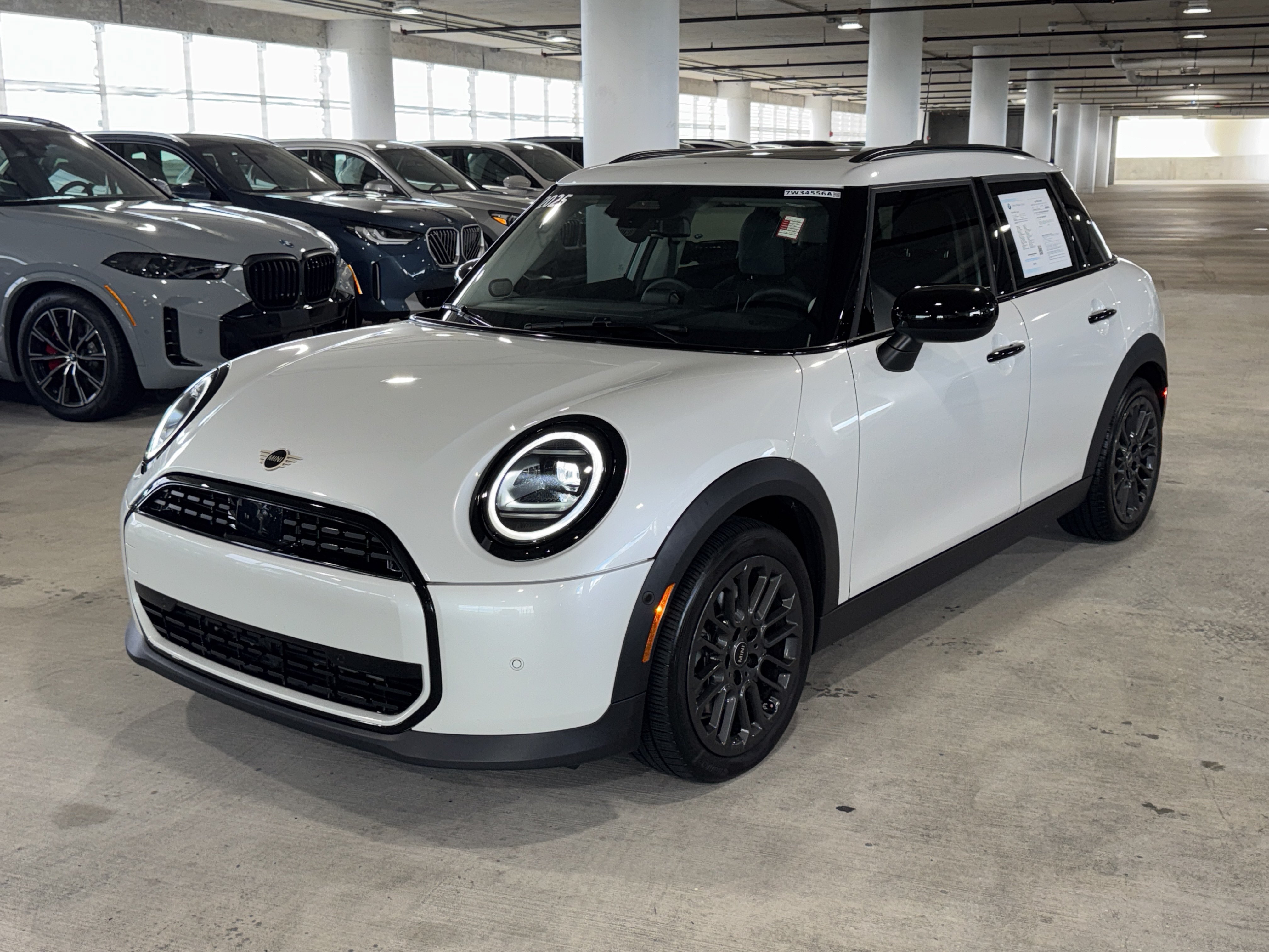 Used 2025 MINI Cooper 4-Door Hardtop FWD image 4