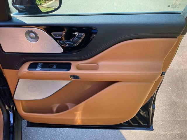 Certified 2023 Lincoln Aviator Black Label w/ Class IV Trailer Tow Package AWD/4WD image 36