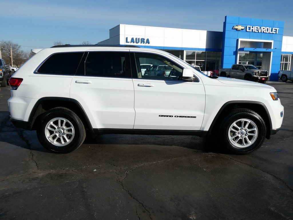 Used 2020 Jeep Grand Cherokee Laredo image 4