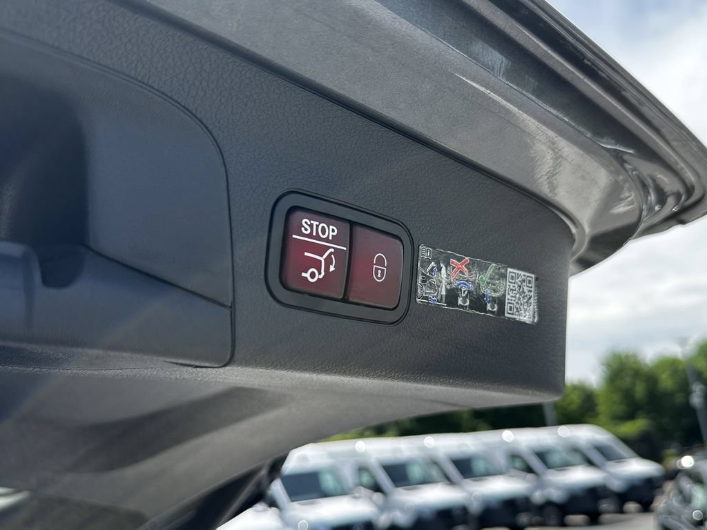 Certified 2025 Mercedes-Benz GLS 450 4MATIC image 23