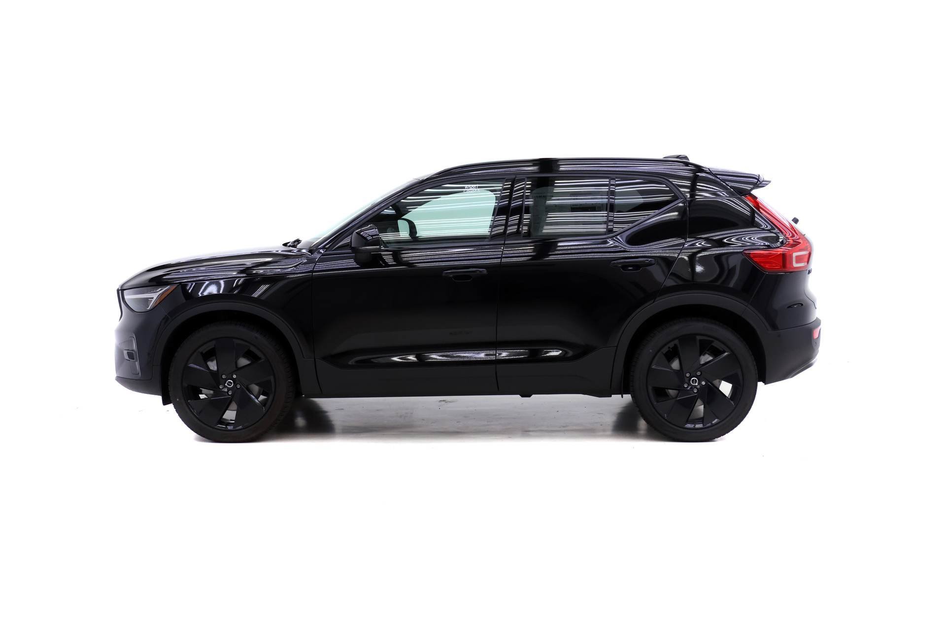 New 2026 Volvo XC40 B5 Ultra w/ Protection Package Premier AWD/4WD image 3