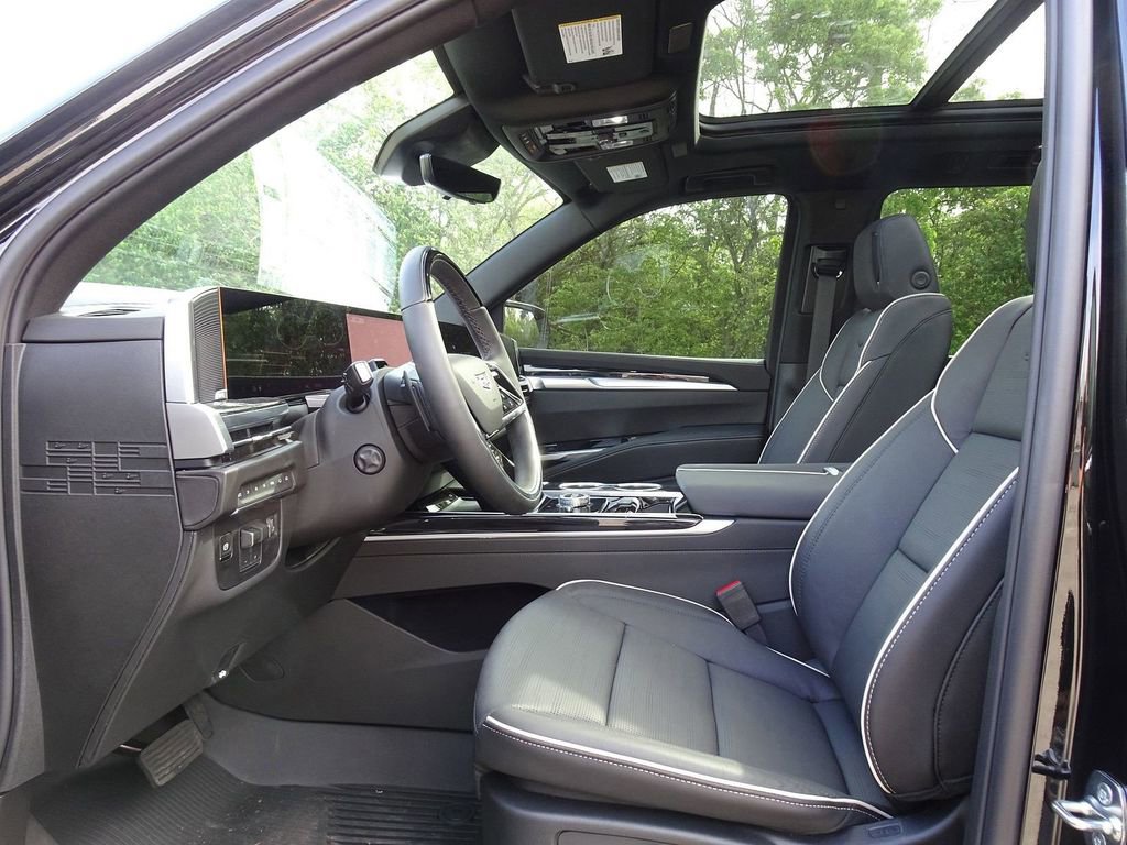 Certified 2026 Cadillac Escalade ESV Sport w/ Touring Package AWD/4WD image 7