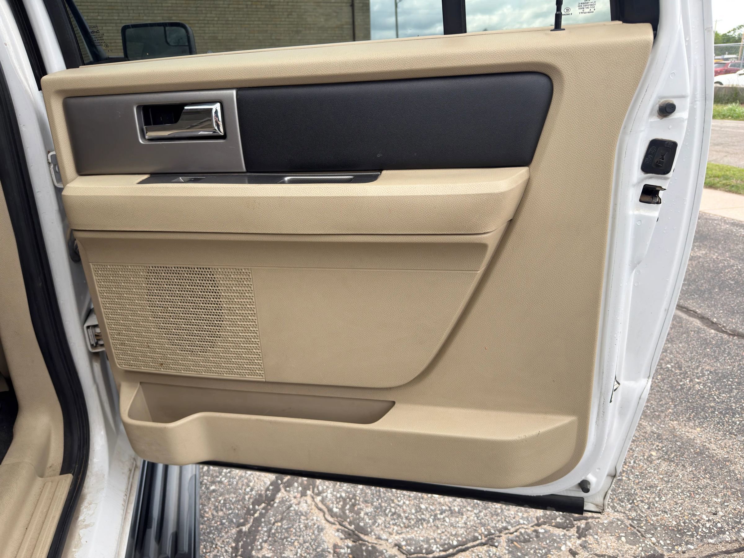 Used 2017 Ford Expedition EL XLT w/ Equipment Group 202A AWD/4WD image 29