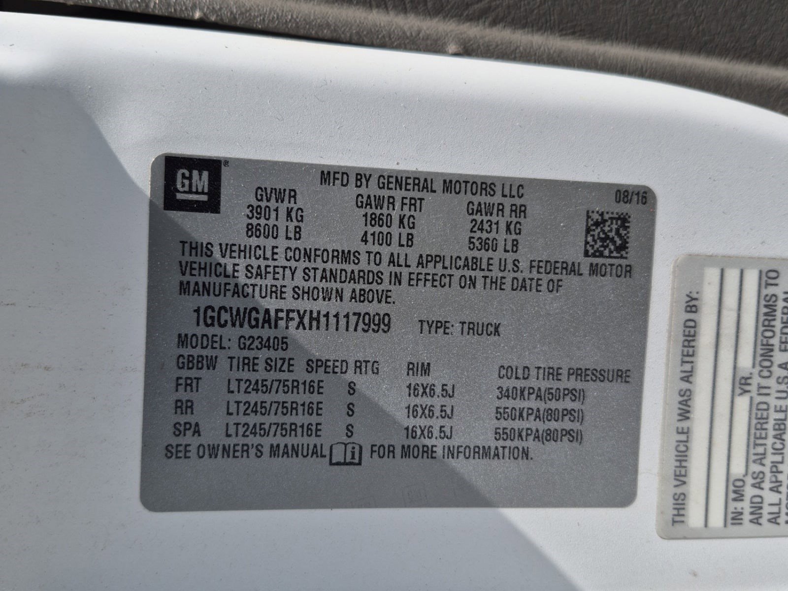 Used 2017 Chevrolet Express 2500 RWD image 14