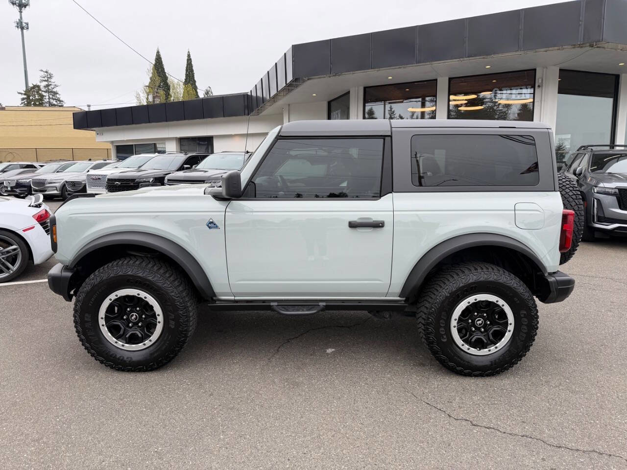Used 2023 Ford Bronco Black Diamond w/ Sasquatch Package AWD/4WD image 2