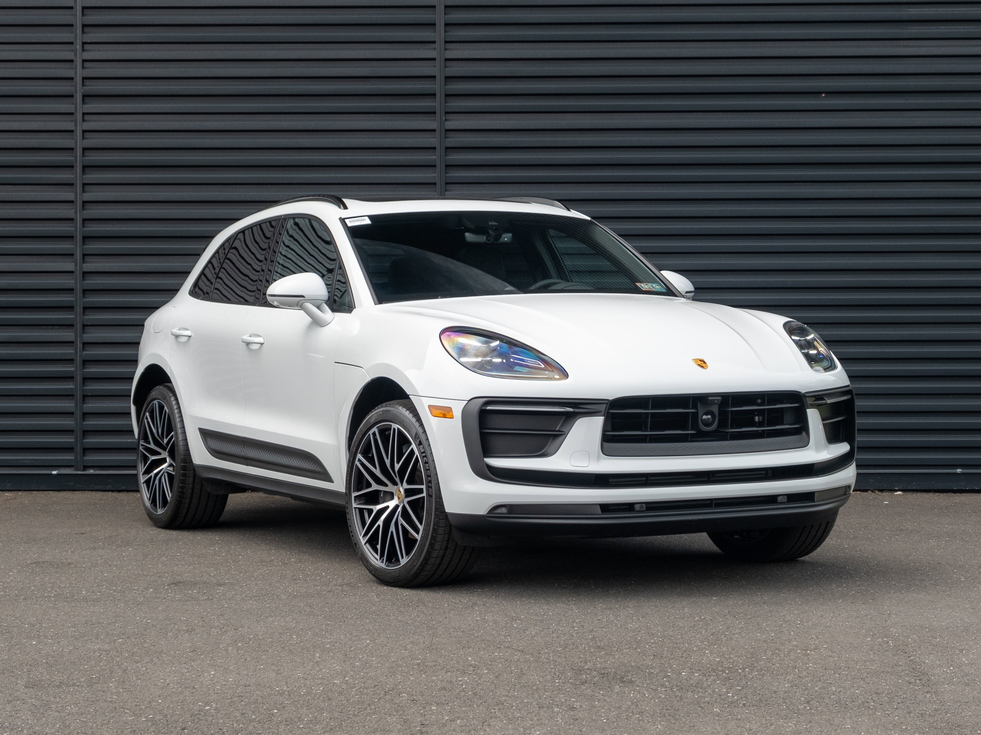 Certified 2026 Porsche Macan AWD/4WD image 10