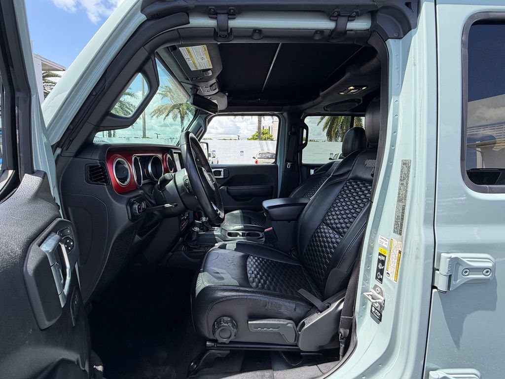Used 2023 Jeep Gladiator Rubicon w/ Trailer Tow Package AWD/4WD image 9