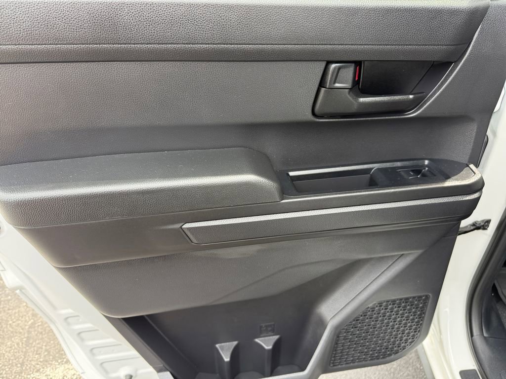 Used 2025 Toyota Tacoma SR5 AWD/4WD image 25