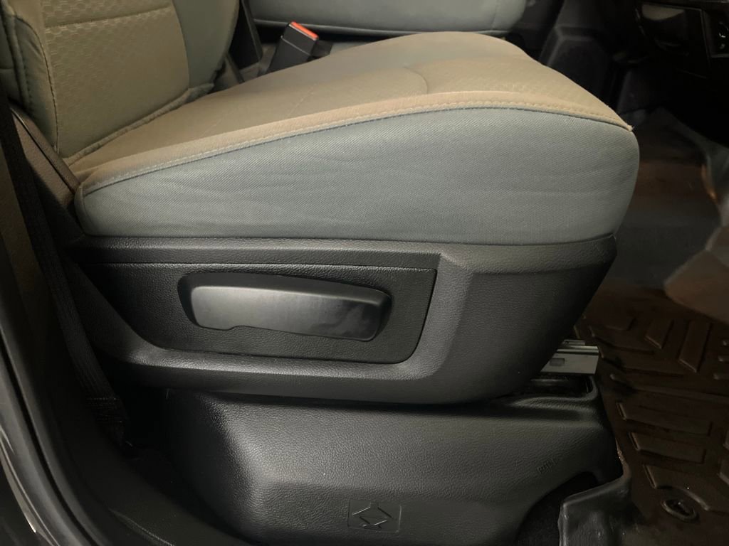 Used 2018 RAM 2500 Tradesman w/ Chrome Appearance Group image 47