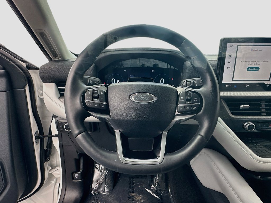 Used 2025 Ford Explorer Platinum w/ Ultimate Package AWD/4WD image 11