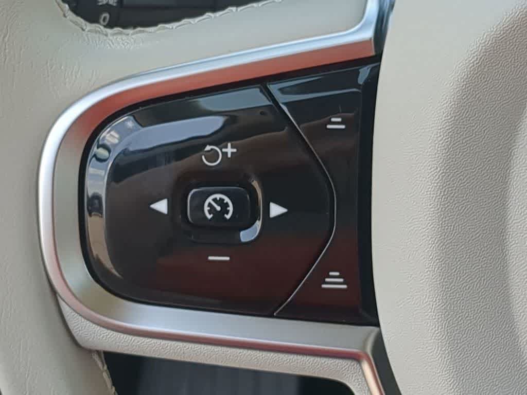 Certified 2024 Volvo XC90 T8 Plus w/ Protection Package Premier AWD/4WD image 22
