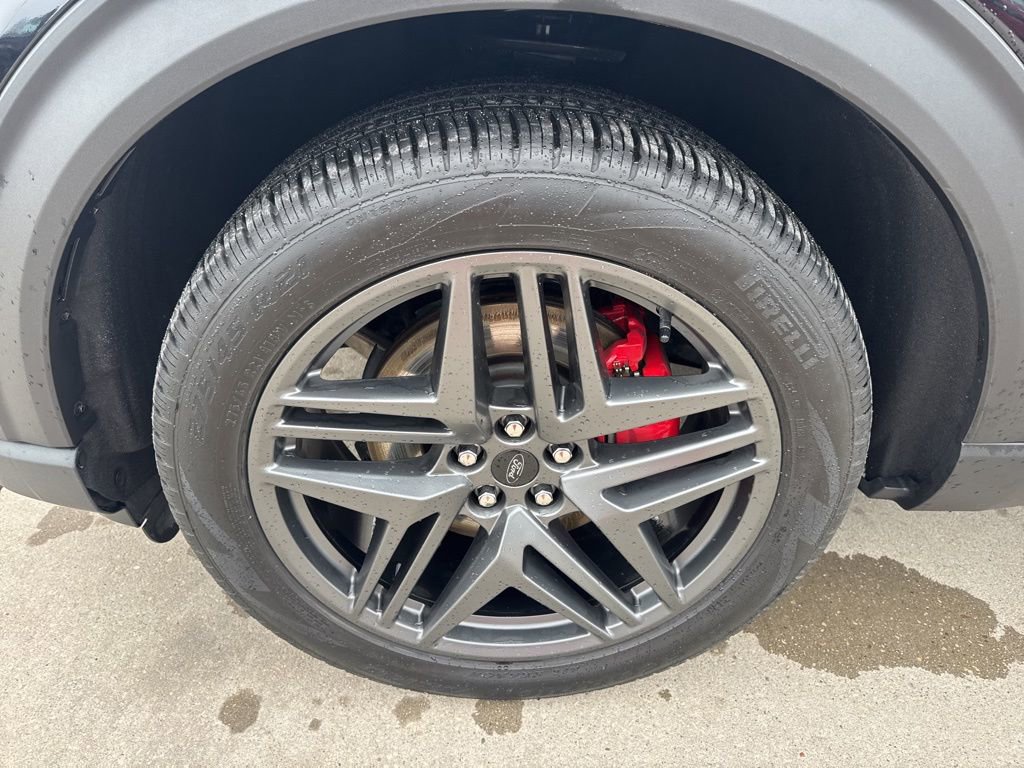 Used 2025 Ford Explorer ST-Line w/ ST-Line Street Pack image 5