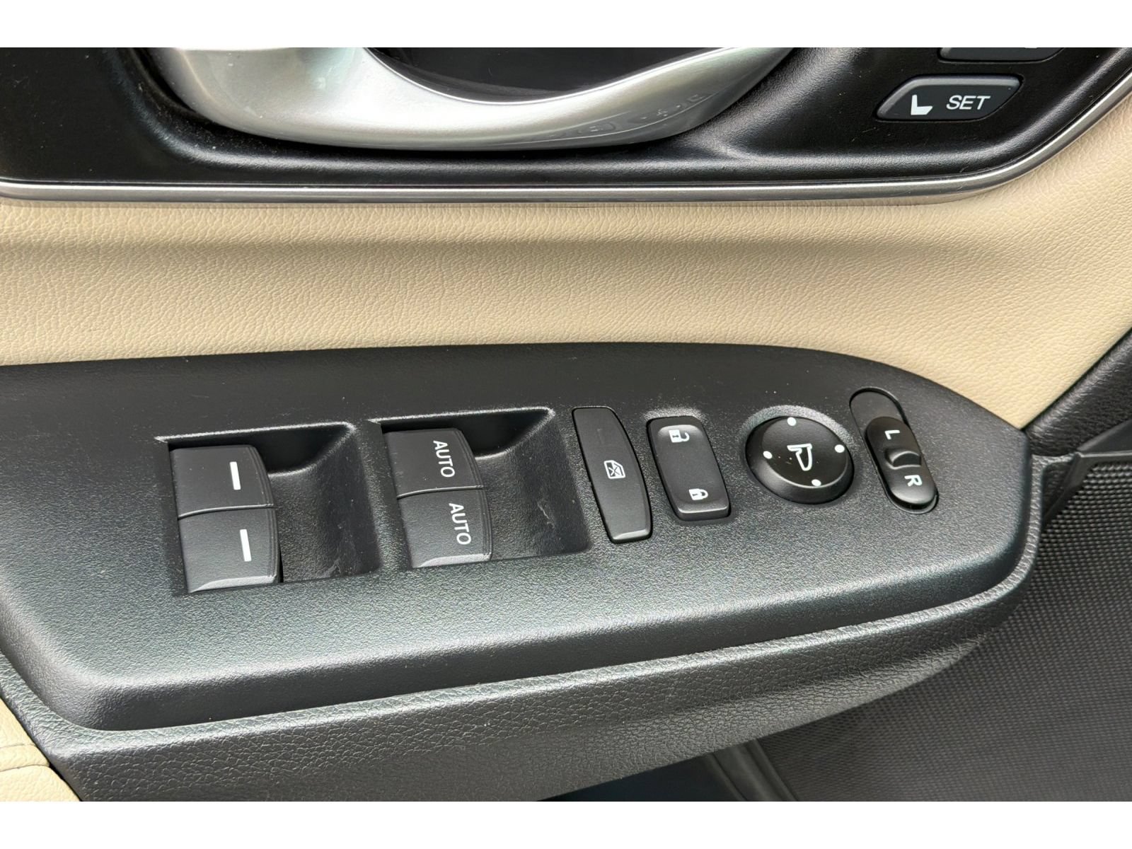 Used 2018 Honda CR-V EX-L image 12
