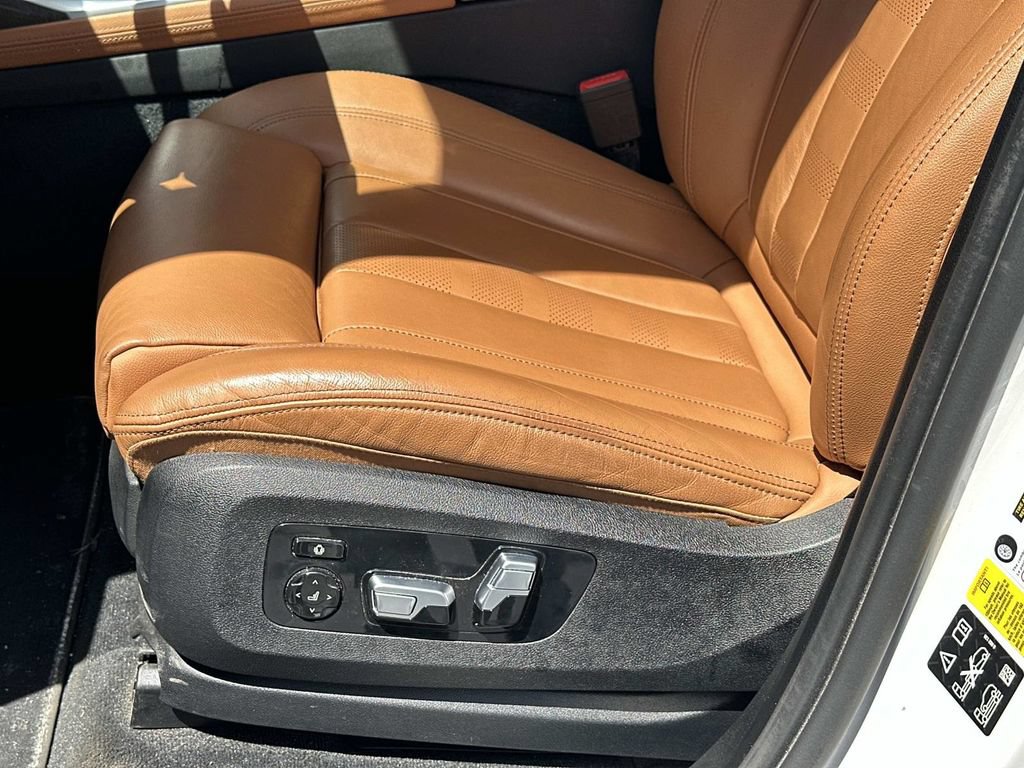Used 2022 BMW X7 xDrive40i w/ Premium Package AWD/4WD image 20