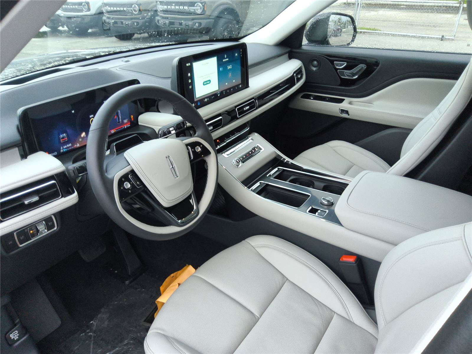 New 2027 Lincoln Aviator Reserve w/ Jet Appearance Package RWD image 12