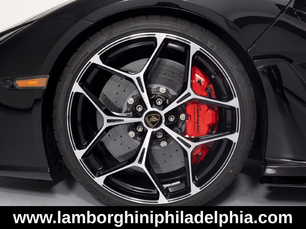 Used 2026 Lamborghini Revuelto AWD/4WD image 9