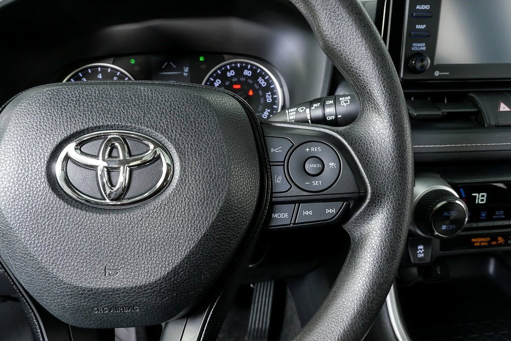 Used 2021 Toyota RAV4 XLE w/ Convenience Package image 10