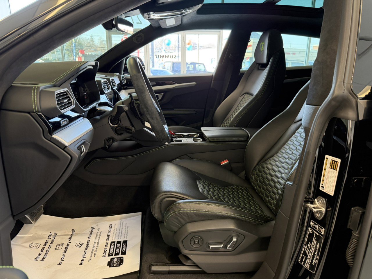 Used 2022 Lamborghini Urus image 44