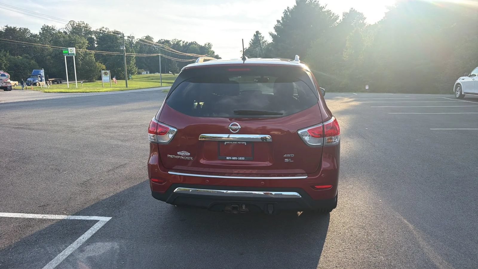 Used 2014 Nissan Pathfinder SL w/ SL Tech Package AWD/4WD image 6