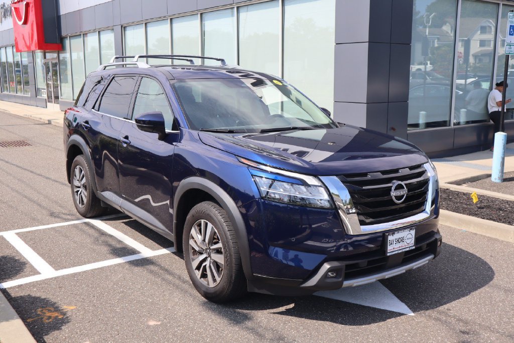 Certified 2024 Nissan Pathfinder SL AWD/4WD image 3