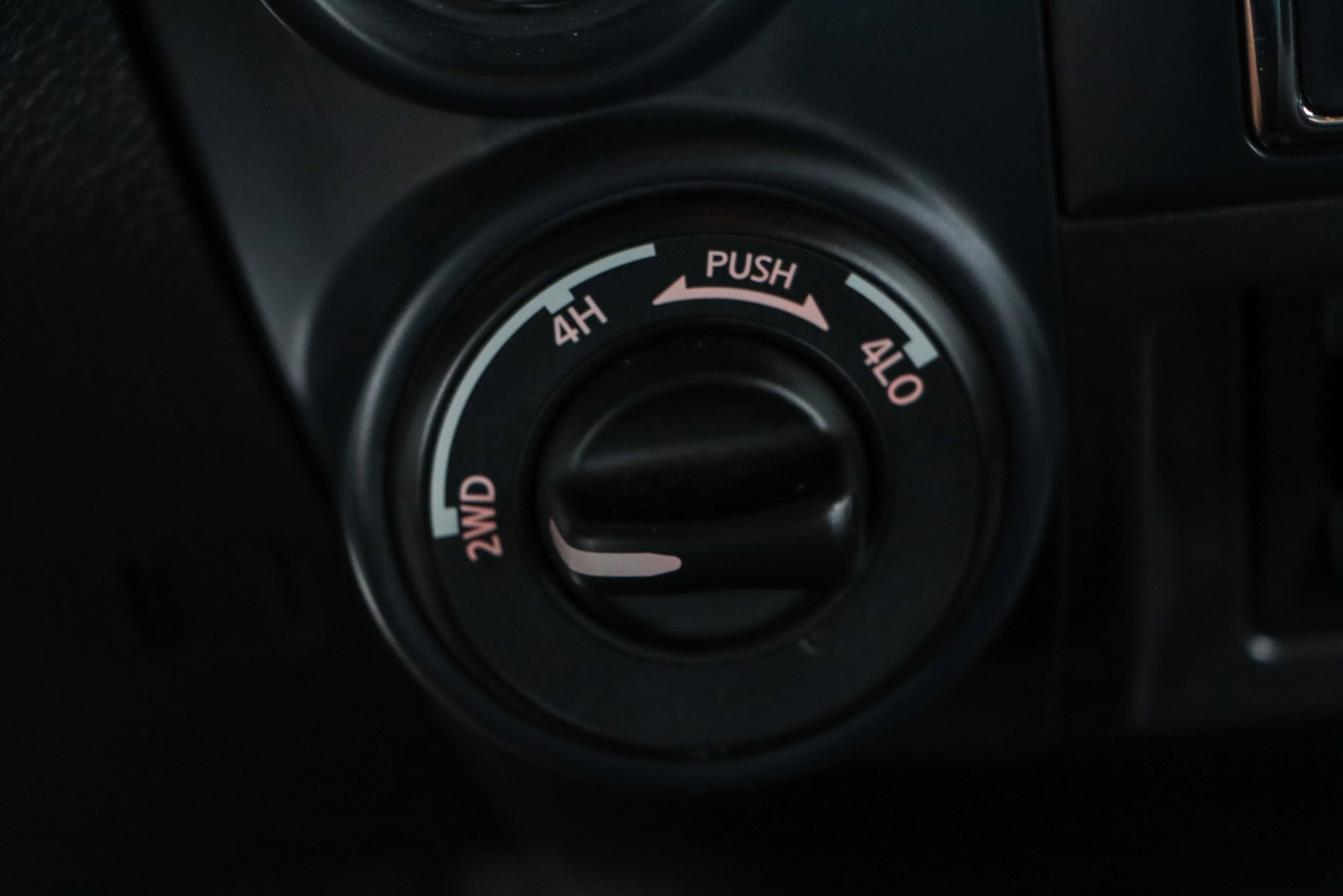 Used 2023 Nissan Titan SV image 22