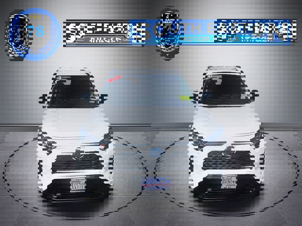 Used 2020 Toyota RAV4 LE image 3