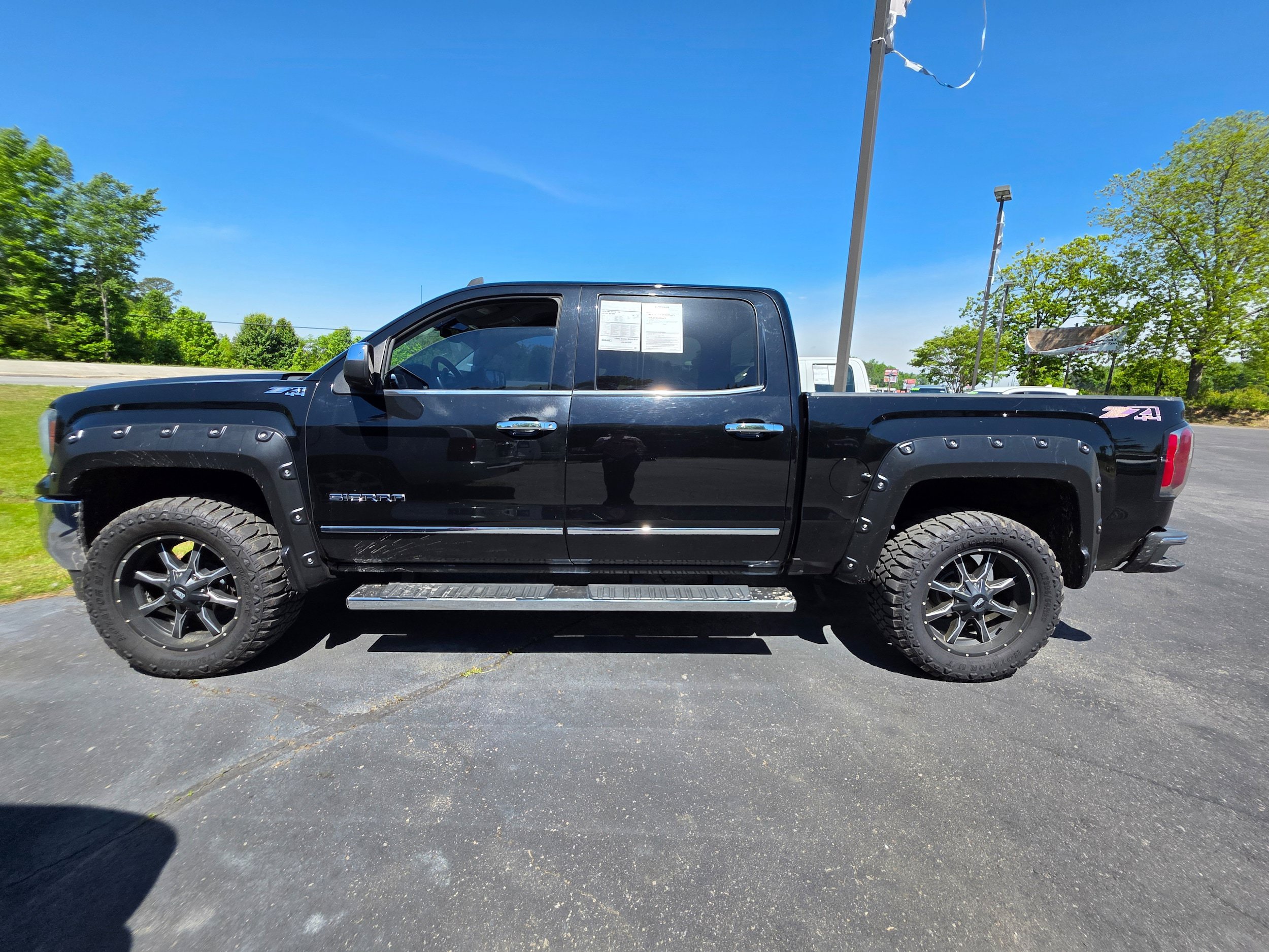 Used 2016 GMC Sierra 1500 SLT w/ SLT Premium Package AWD/4WD image 9