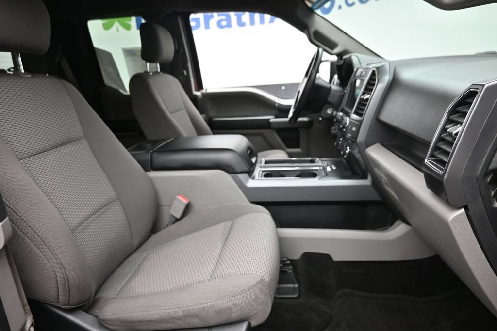 Used 2017 Ford F150 XLT w/ Equipment Group 302A Luxury AWD/4WD image 9