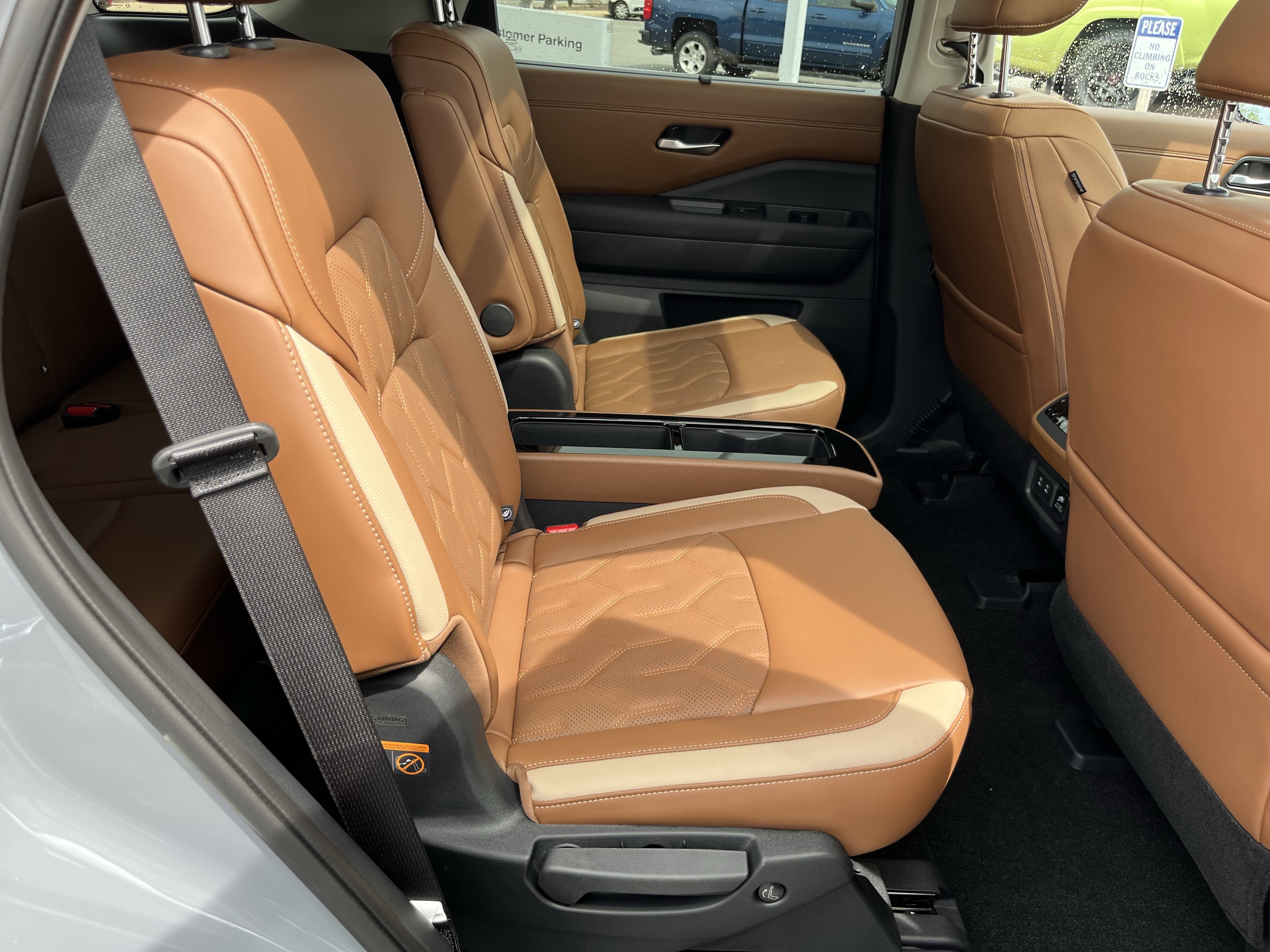 New 2026 Nissan Pathfinder Platinum AWD/4WD image 4