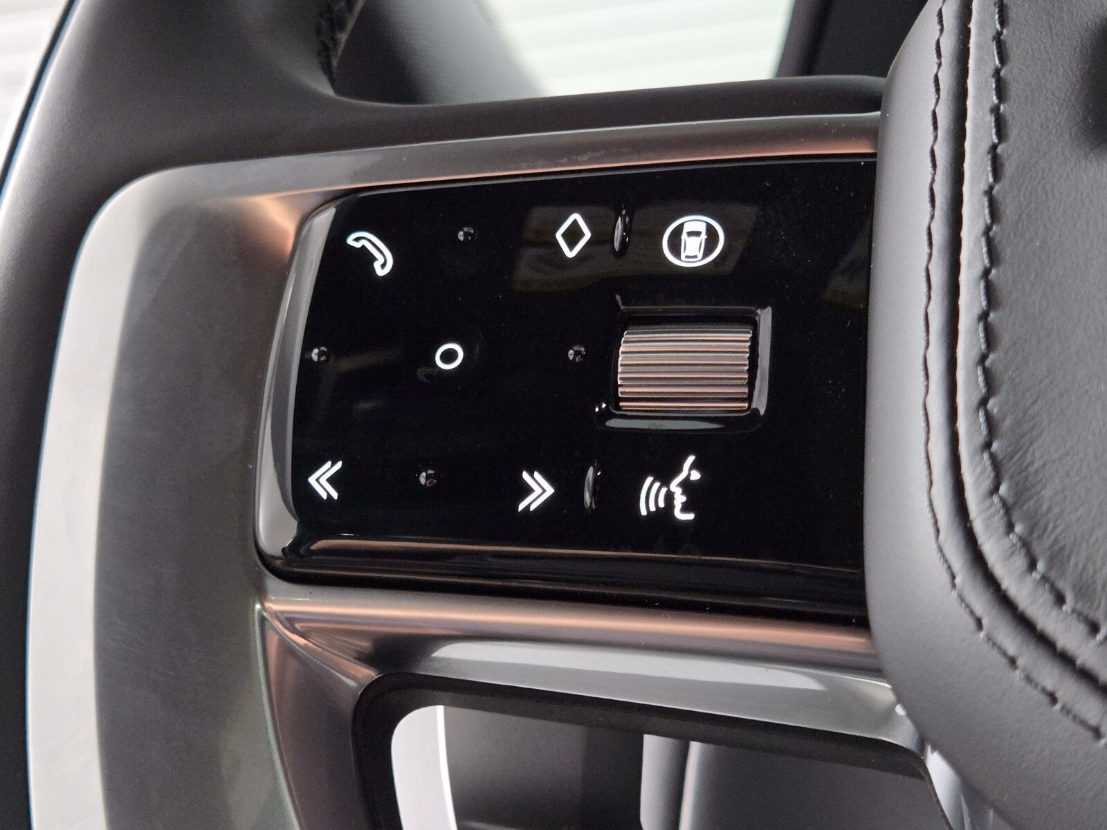 New 2026 Land Rover Range Rover SE AWD/4WD image 24