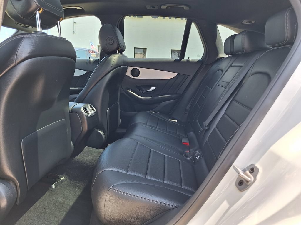 Used 2022 Mercedes-Benz GLC 300 image 12