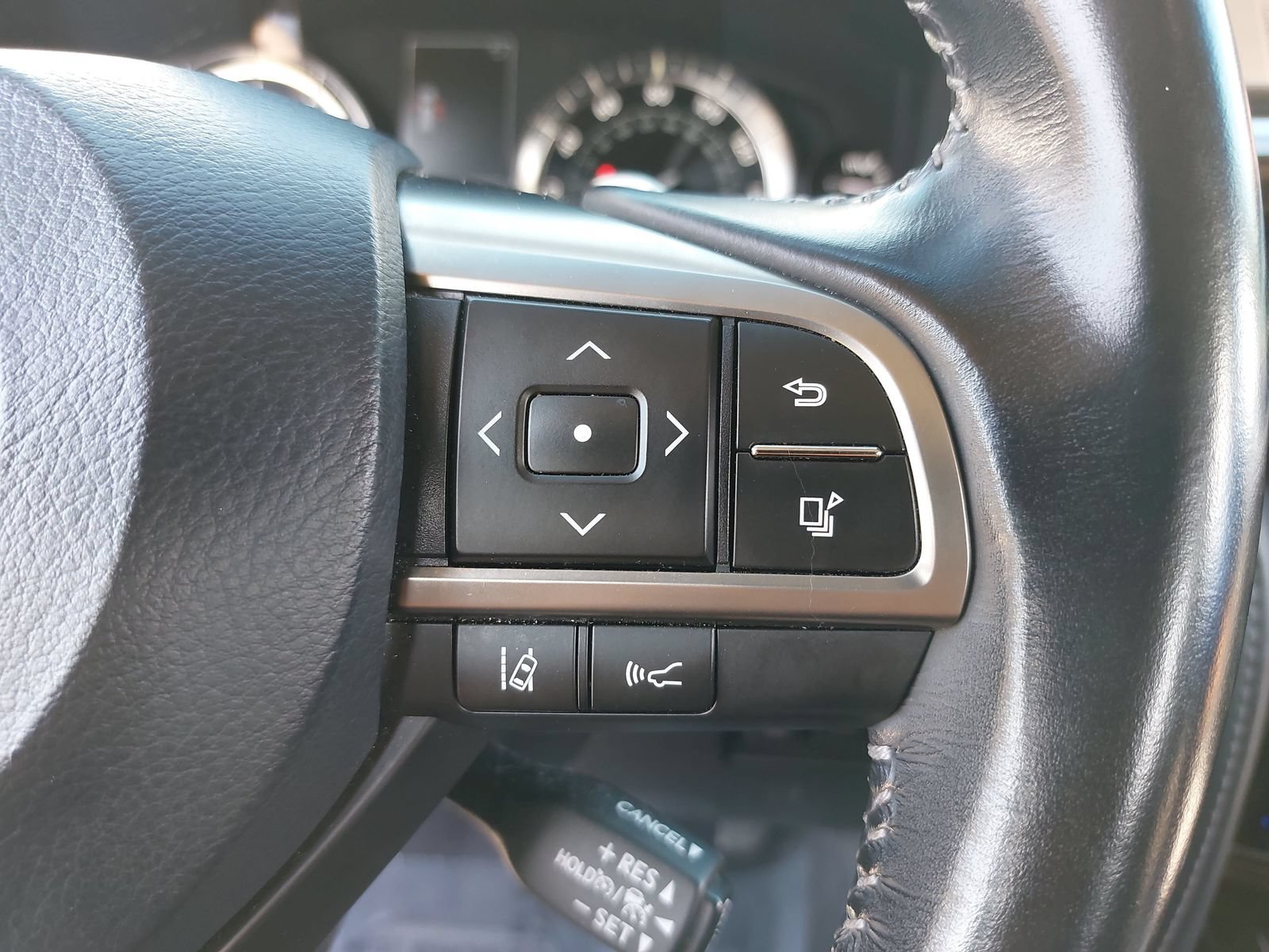 Used 2018 Lexus LX 570 4WD image 19