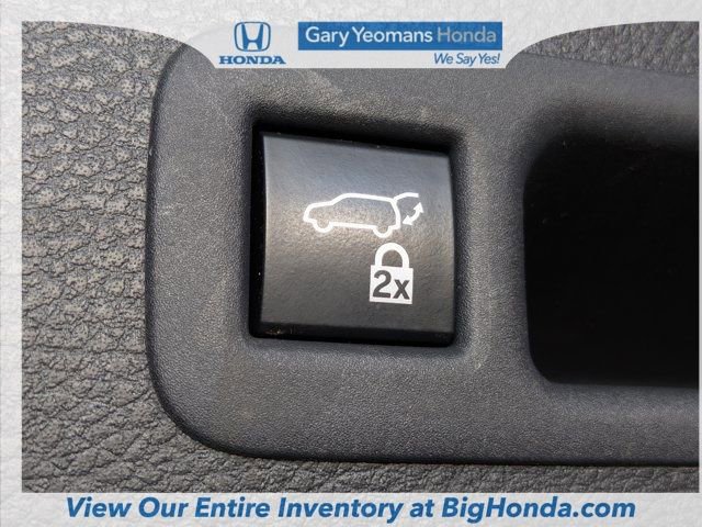 Used 2023 Toyota Sienna XLE image 18