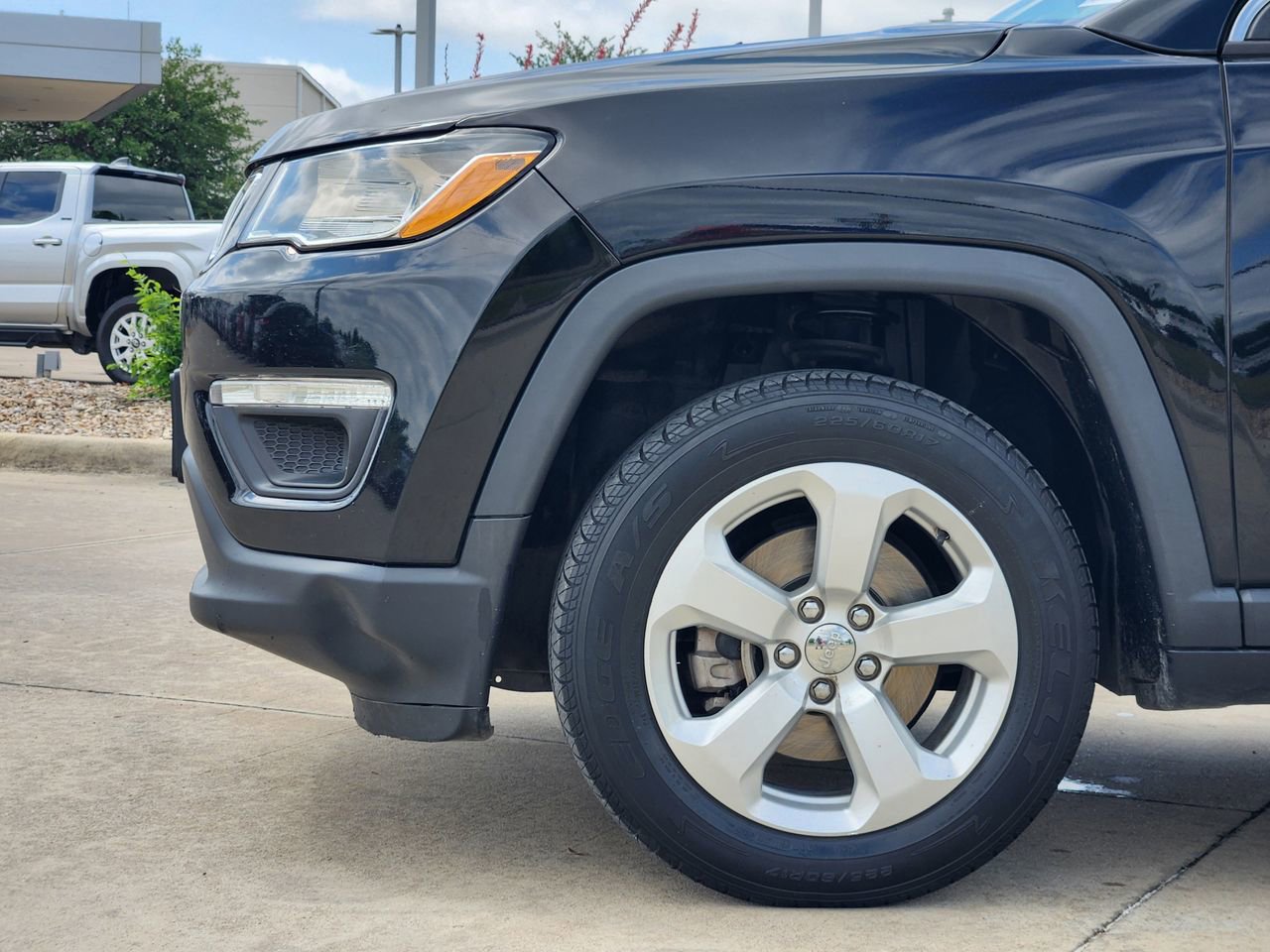 Used 2018 Jeep Compass Latitude AWD/4WD image 8